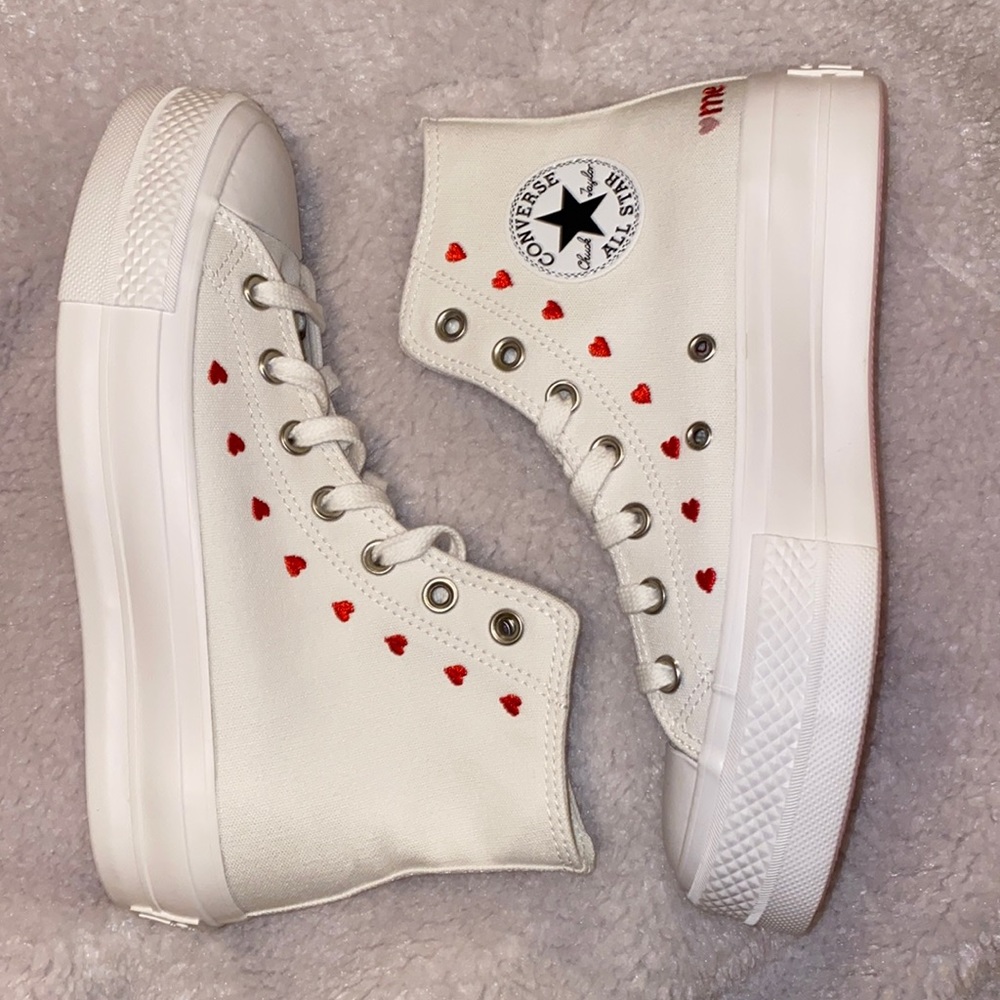 Chuck Taylor All Star Lift Platform Embroidered Hearts- women’s high top…